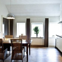 935890_558084937573817_219461009_n